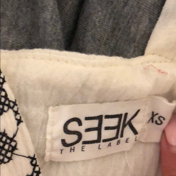 LF Flower romper - Picture 2 of 3